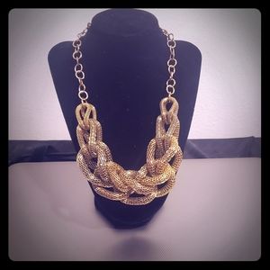 Express necklace